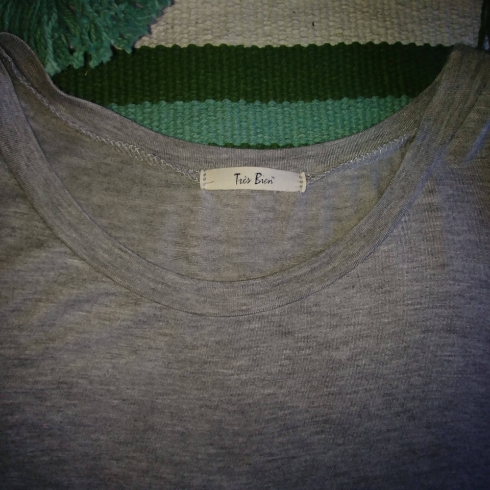 3/$12 🔴 Bien Gray Shirt - Picture 2 of 5